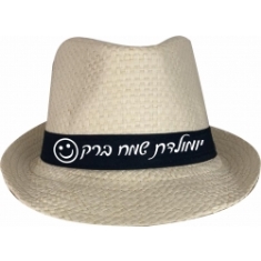 כובע קש ממותג לגבר